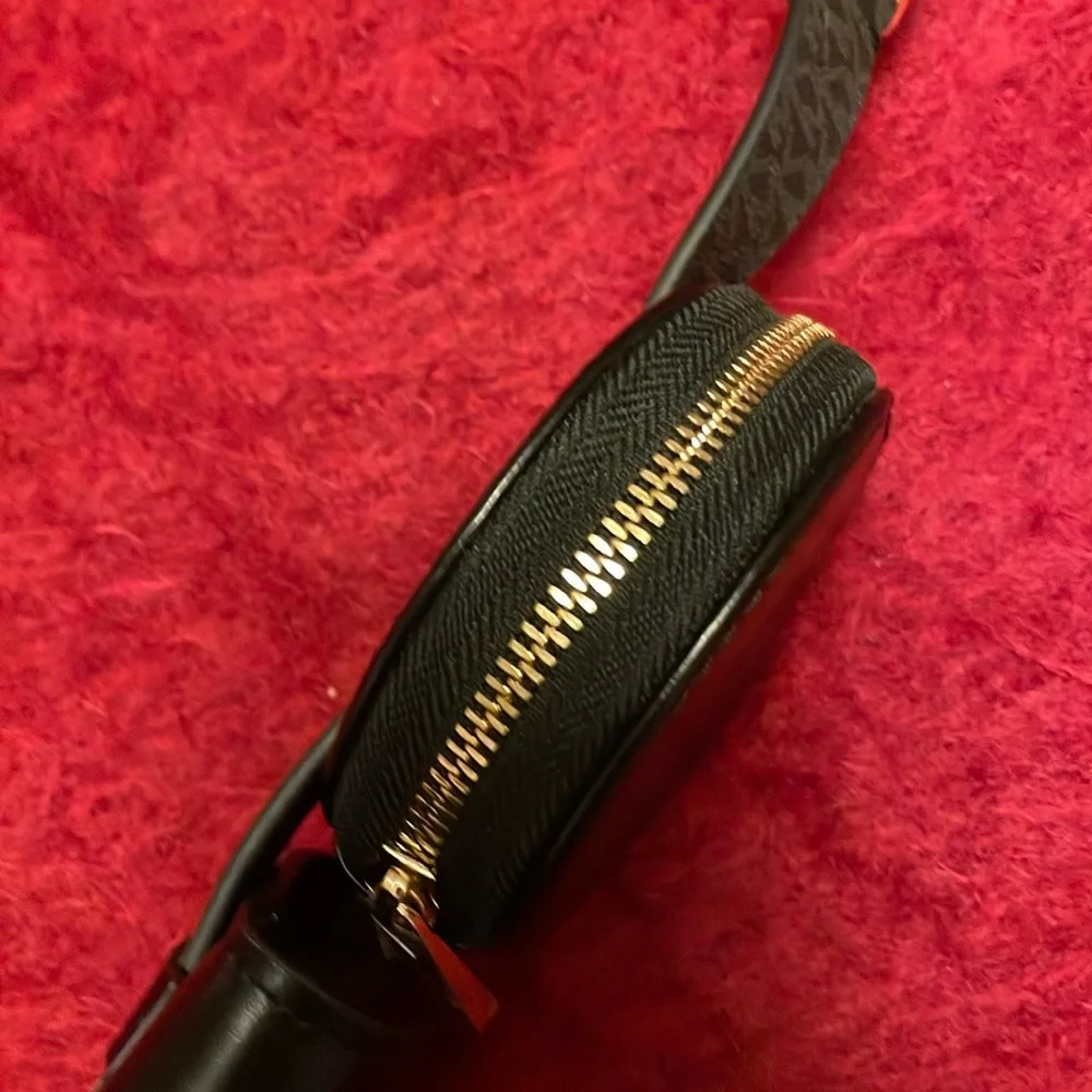 MICHAEL KORS BLACK GENUINE LEATHER BELT BAG WITH ADDITIONAL COIN PURSE SIZE S/M